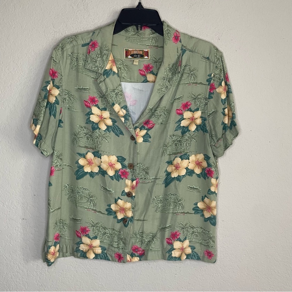 Caribbean Joe womans Floral Button-Up Shirt Hawaii summer short sleeve vacation